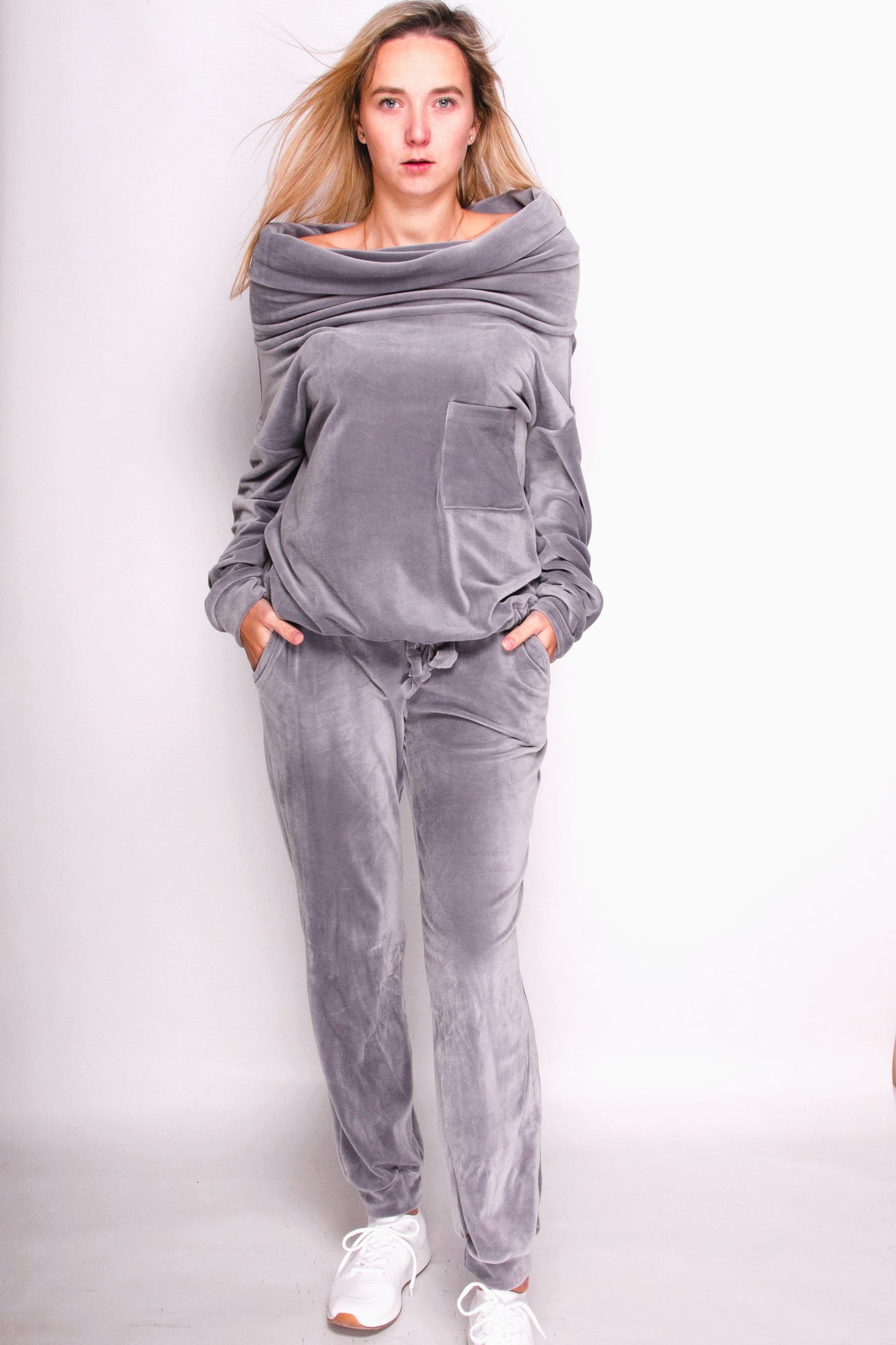 Dres welurowy damski komplet bluza opuszczany na ramionach + spodnie szary S54