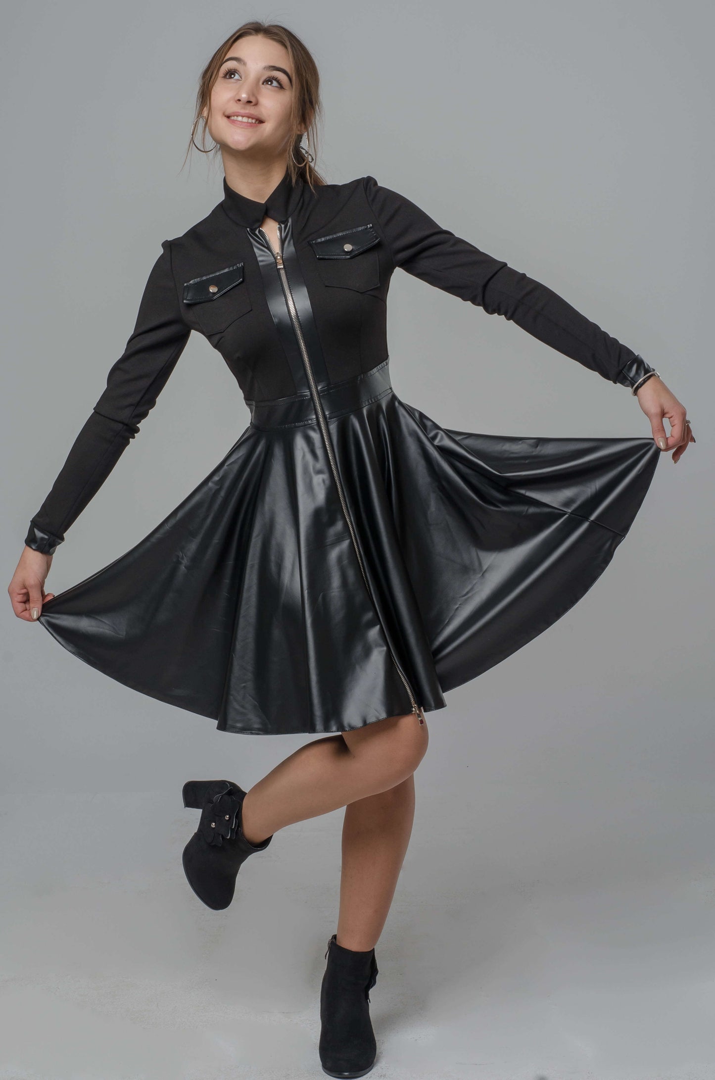 Czarna koktajlowa sukienka z ekoskóry S38