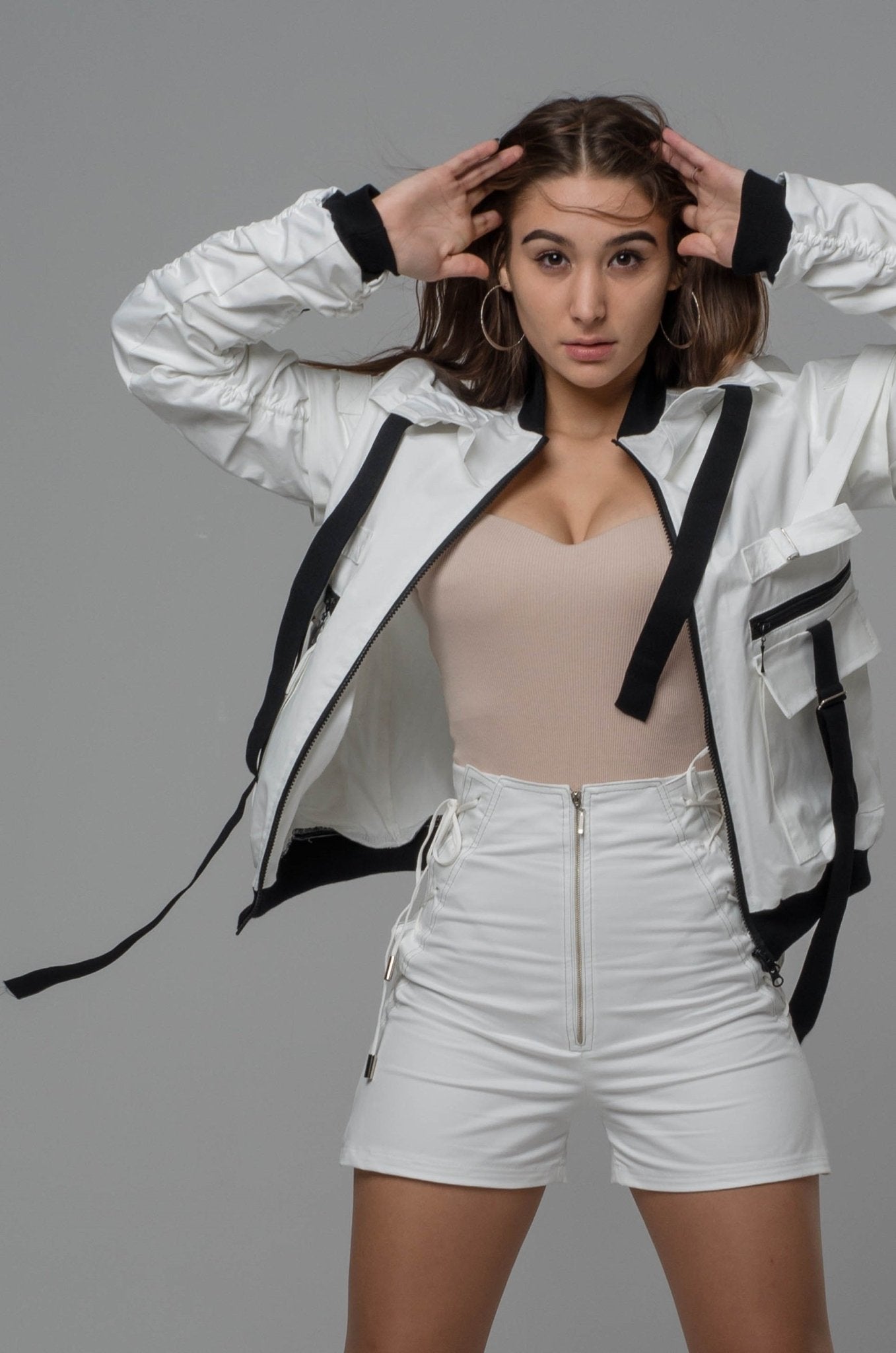 Białe spodenki damskie z wysokim stanem S47 - DANNY