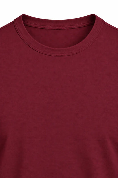 Bordowy T-shirt męski DANNY – detal okrągłego dekoltu