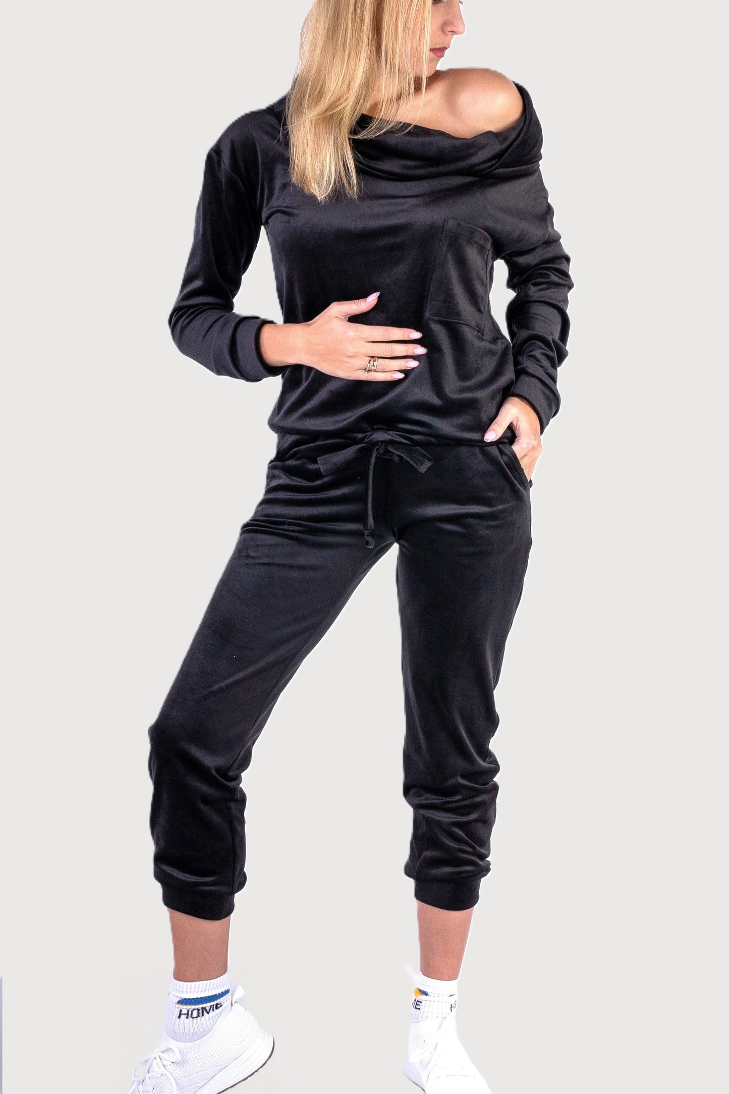 Dres welurowy damski komplet bluza opuszczany na ramionach + spodnie czarny S54