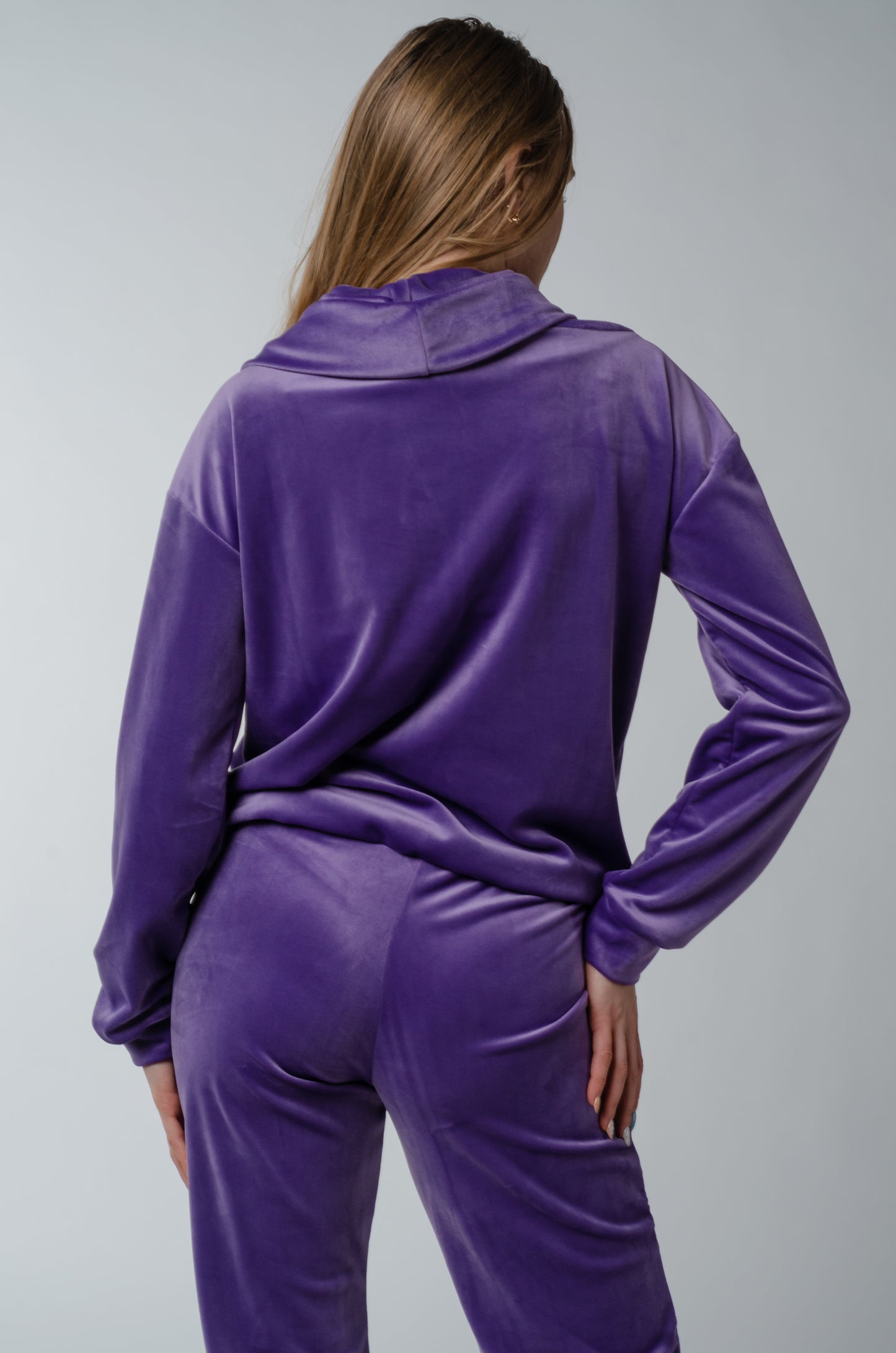 Dres welurowy damski komplet bluza opuszczany na ramionach + spodnie liliowy S54
