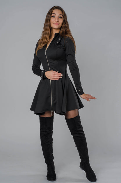Czarna sukienka z błyszczącym zamkiem S24