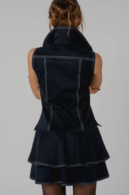 Sukienka bez rękawów z podwójnymi szwami S73