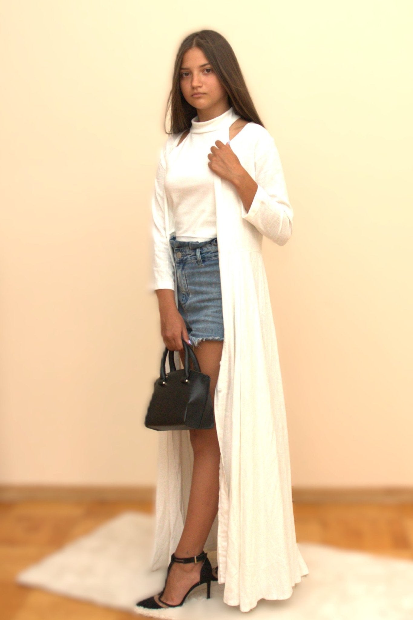 Biały top bez rękawów półgolf S104 - DANNY