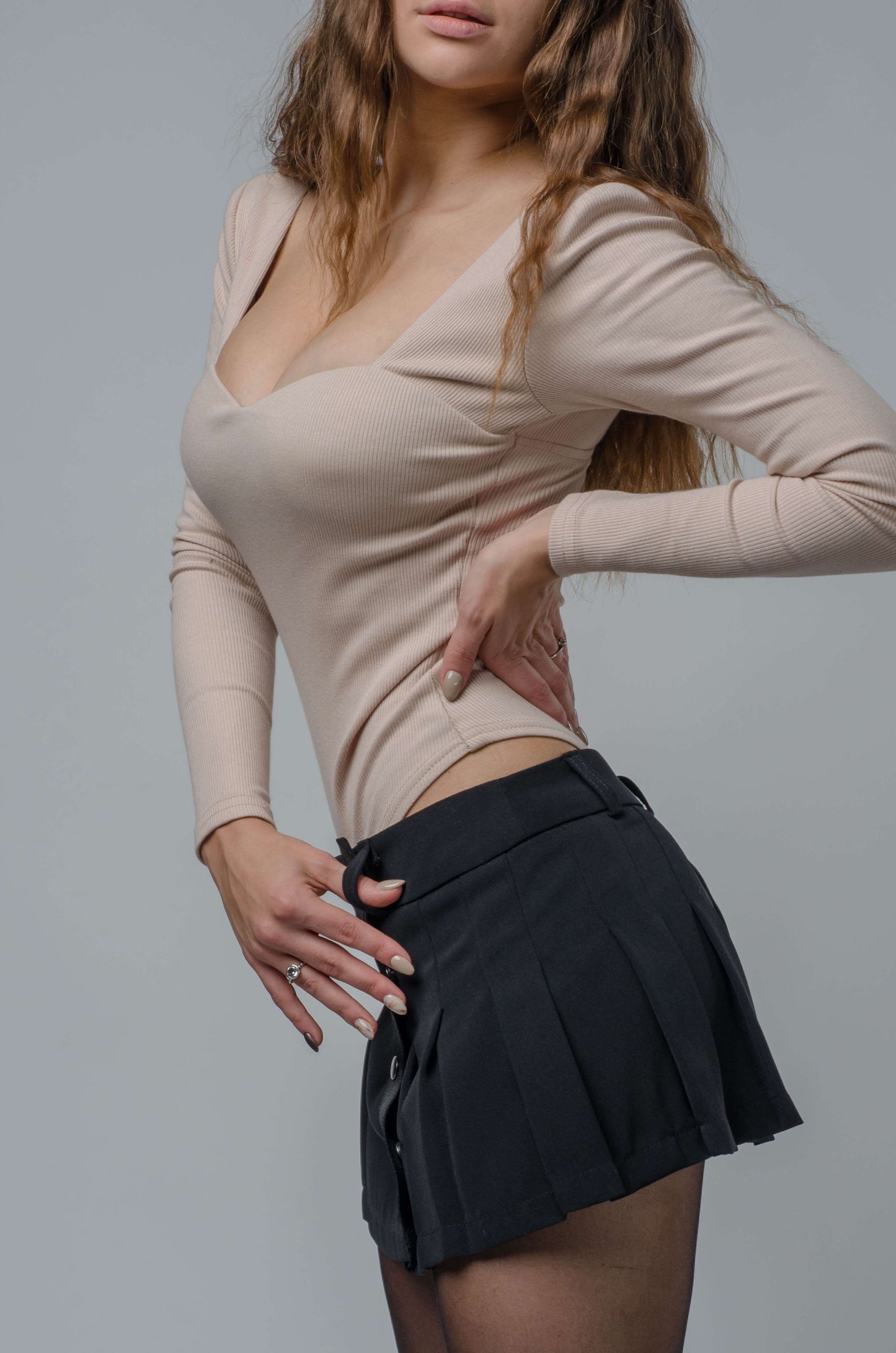 Beżowe prążkowane Body z dekoltem S7 Mój sklep