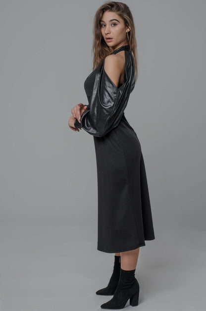 Czarna długa dopasowana sukienka z odkrytymi ramionami S42 - DANNY