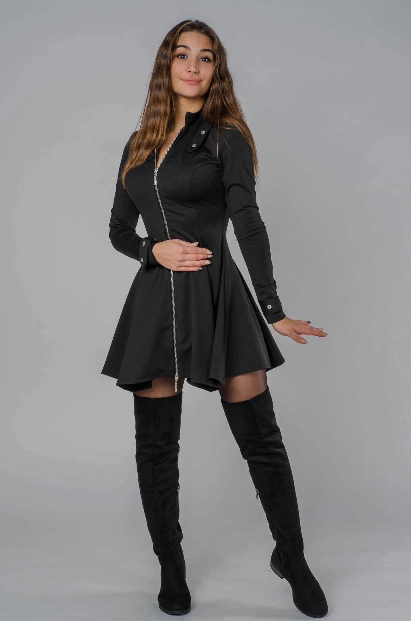 Czarna sukienka z błyszczącym zamkiem S24 - DANNY