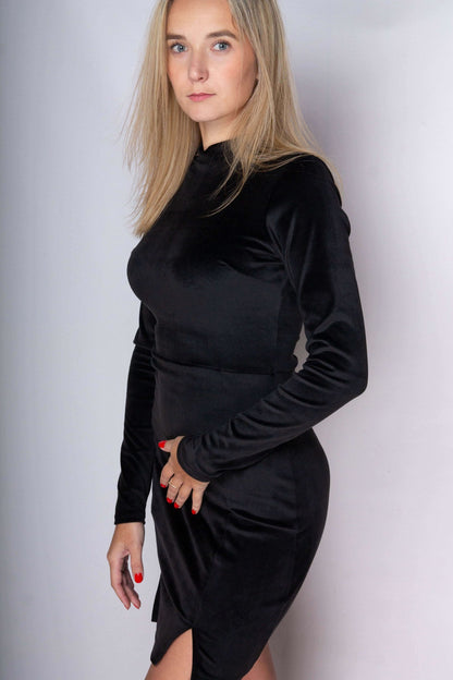 Czarna welurowa sukienka mini z rozporkami S131 - DANNY