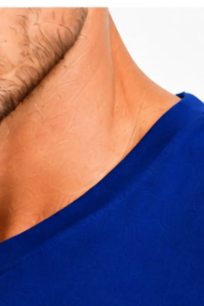 Okrągły dekolt niebieskiego T-shirtu Basic Slim DANNY – detal