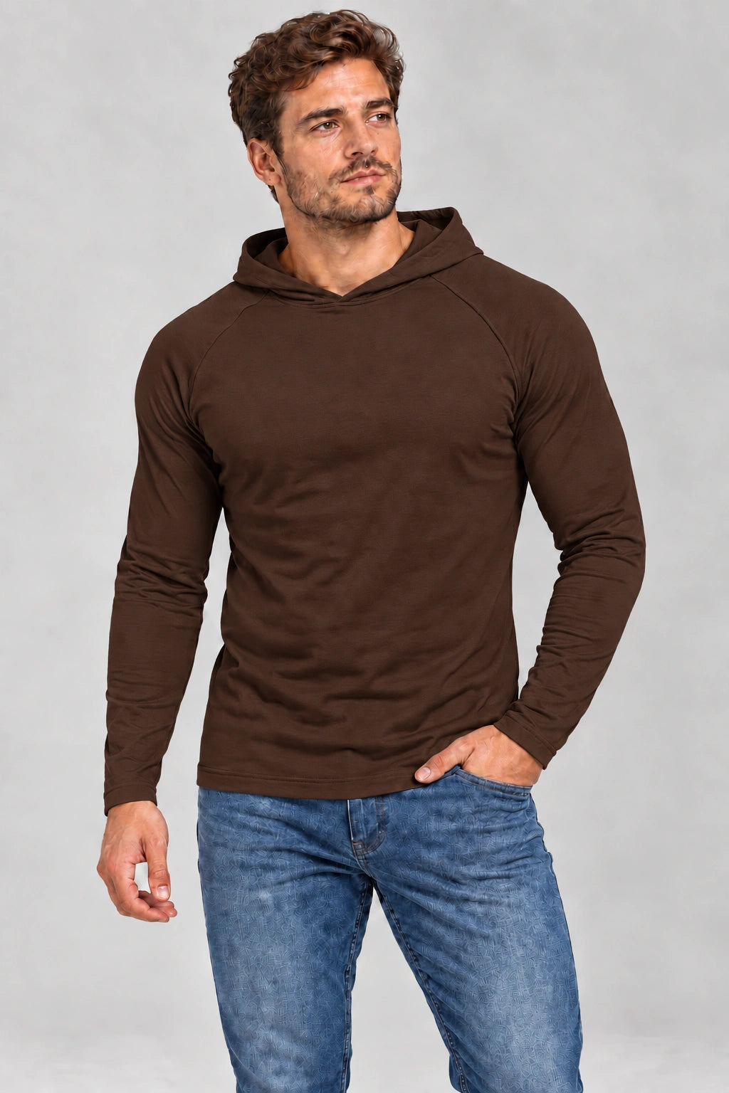 DANNY brązowy longsleeve męski z kapturem – widok z przodu