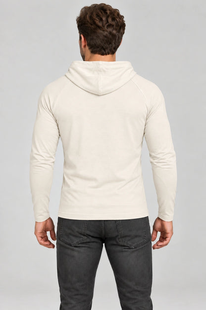 Tył longsleeve DANNY ecru z kapturem i rękawami raglanowymi