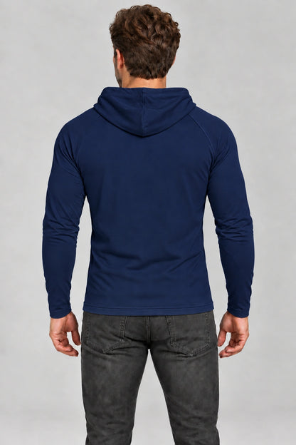 Tył granatowego longsleeve DANNY z kapturem