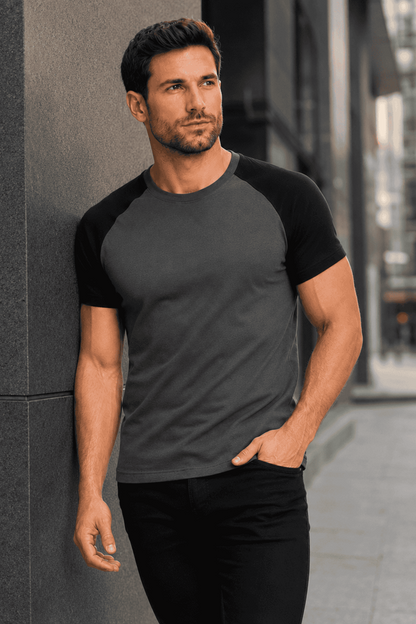 Koszulka męska DANNY Urban Edge grafitowo-czarna – stylizacja streetwear w mieście
