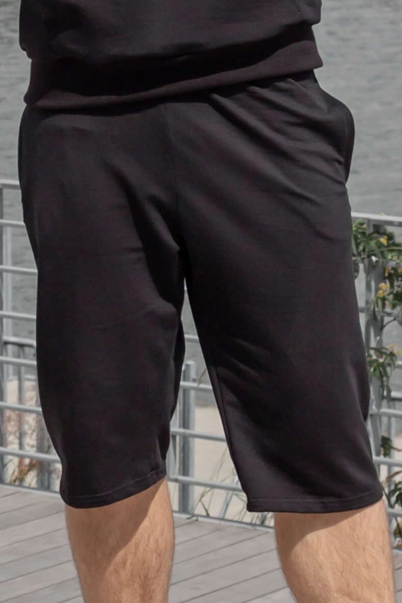 Spodenki męskie za kolano dresowe czarne W5401 - DANNY