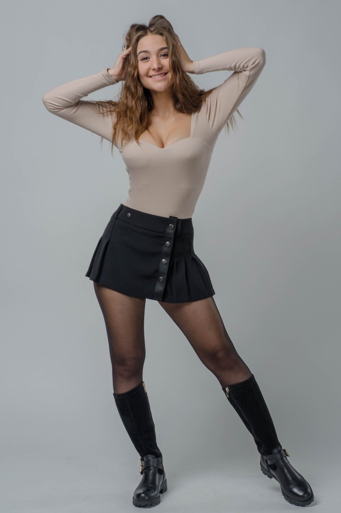 Spódnica mini z zakładkami czarna S6 - DANNY