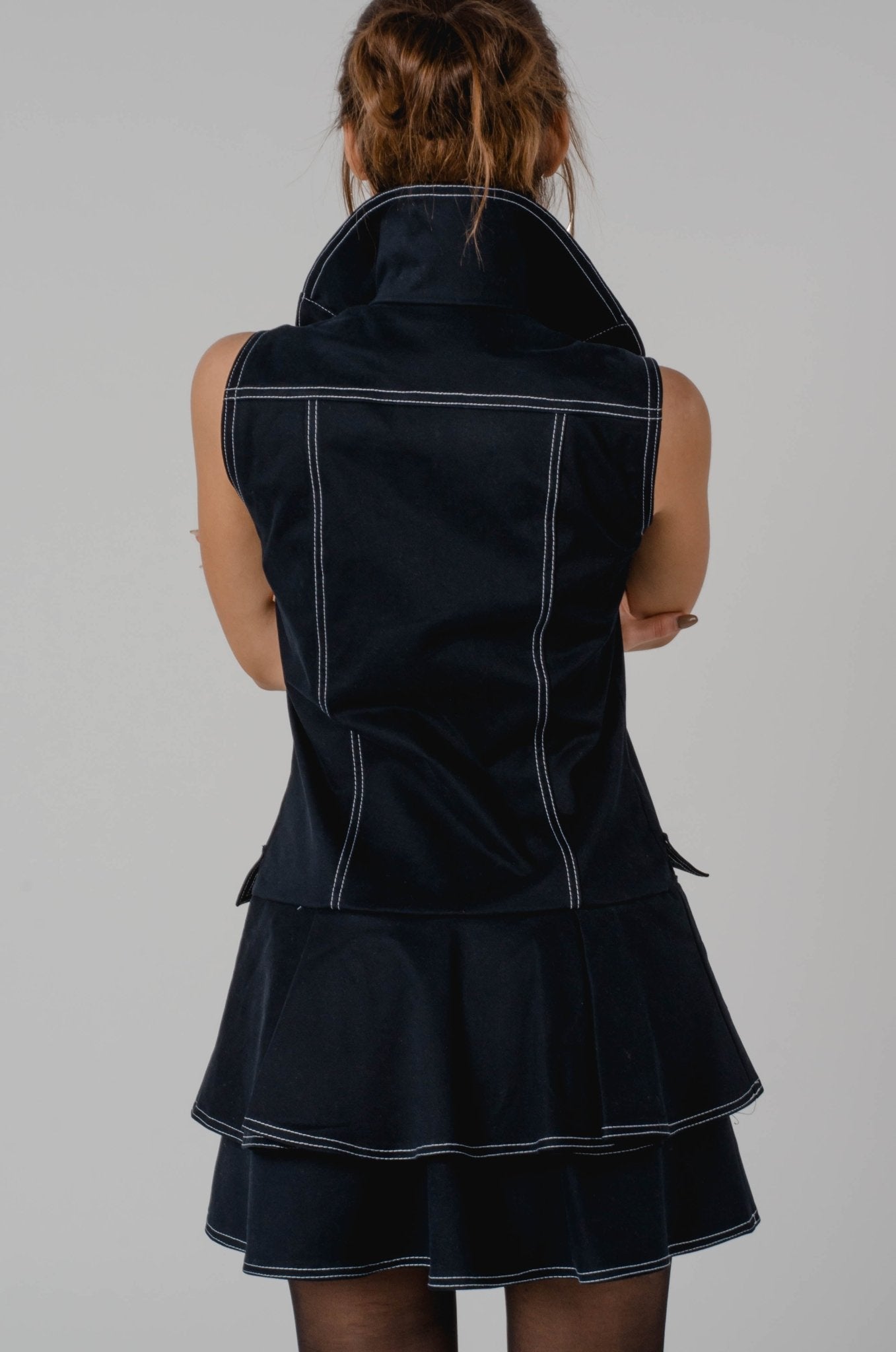 Sukienka bez rękawów z podwójnymi szwami S73 - DANNY